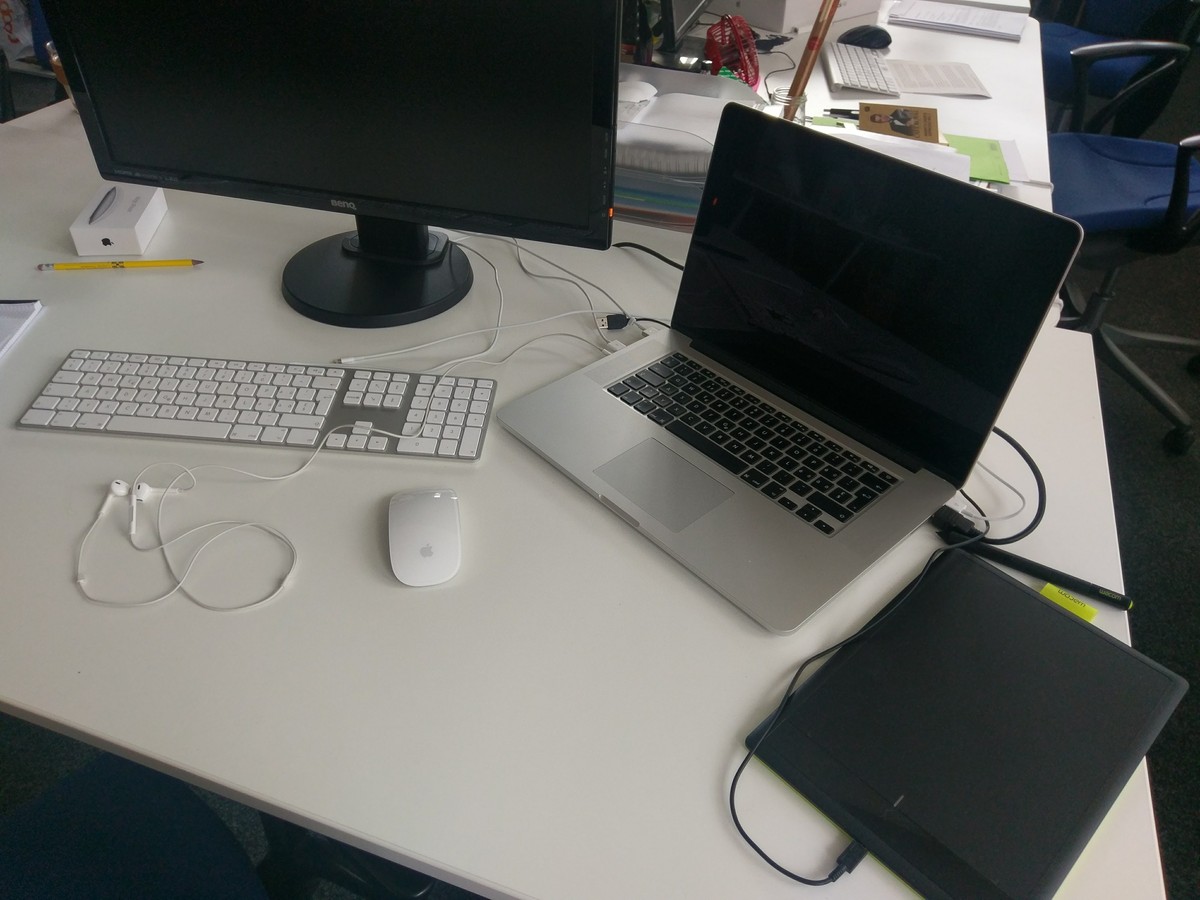 Monitor, Laptop, Grafiktablet, Stift, Maus, Tastatur und Adapter sind auch nicht günstig, wenn sie die gleiche Qualität wie das Surface Studio bieten sollen.