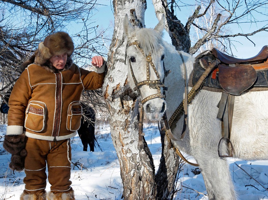 Putin, Pferd
Quelle: http://putinz.tumblr.com/post/136254325393/you-think-you-can-take-me