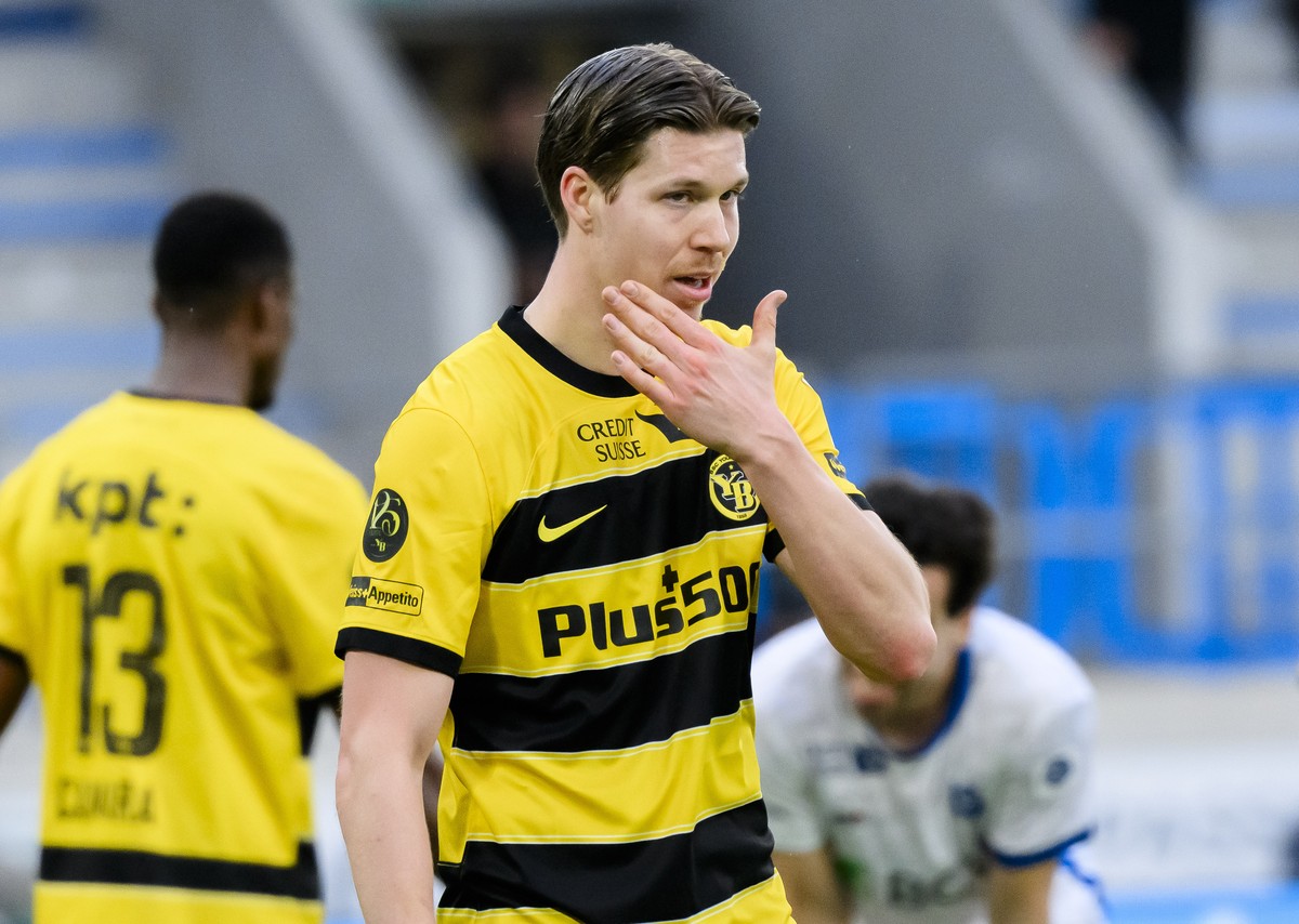 L'attaquant bernois Cedric Itten reagit lors de la rencontre du championnat de football de Super League entre le FC Lausanne-Sport et BSC Young Boys le dimanche 17 mars 2024 au stade de la Tuilie ...