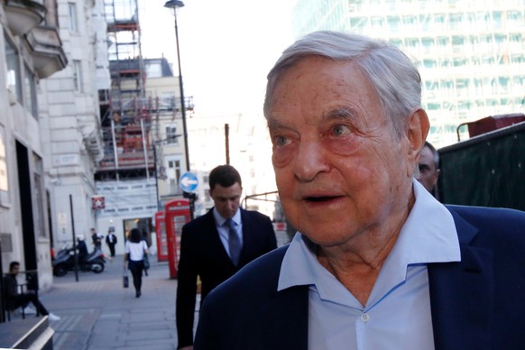 Business magnate George Soros arrives to speak at the Open Russia Club in London, Britain June 20, 2016. REUTERS/Luke MacGregor