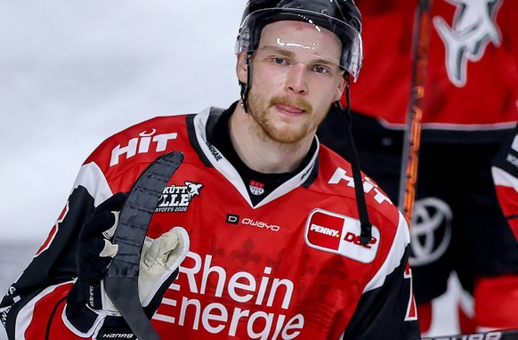 15.04.2026, Eishockey, DEL Halbfinale Play-Offs, K�lner Haie - Eisb�ren Berlin, Spiel 4, Lanxess-Arena K�ln: Nate Schnarr K�lner Haie 76 Nordrhein-Westfalen Deutschland *** 15 04 2026, Ice field hocke ...
