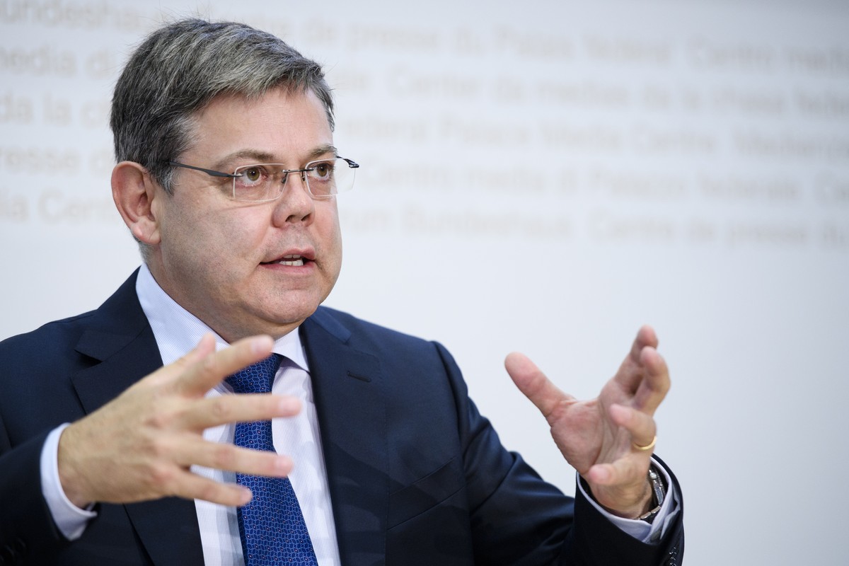 Franz Grueter, Nationalrat der SVP, spricht waehrend einer Medienkonferenz zur Vorstellung des neuen Positionspapiers zur Schweizer Medienpolitk der SVP, am Freitag, 26. August 2016 in Bern. (KEYSTONE ...