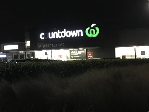 LED Leucht Schriften, die kaputt sind und einen total neuen Sinn ergeben