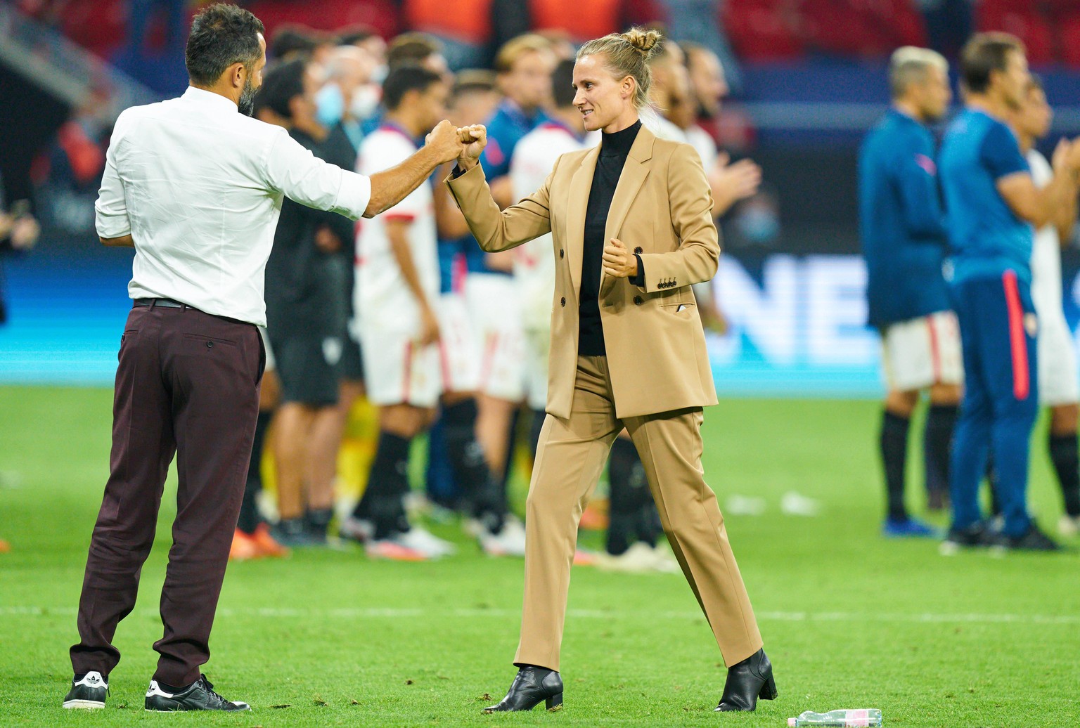 Budapest, Hungary, 24th September 2020. Kathleen KRUEGER, Teammanager FCB Hasan Brazzo Salihamidzic, FCB director whole figure, action, single image, single action, Einzelbild, Freisteller, Ganzkoerpe ...