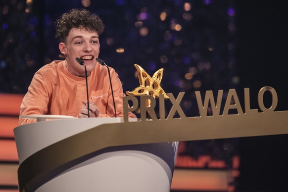 Swiss musician Nemo Mettler (a.k.a. Nemo) wins in the category Newcomer at the 44th Prix Walo awards ceremony in Zurich, Switzerland, on Sunday, 13 May 2018. (KEYSTONE/Patrick Huerlimann)....Nemo Mett ...