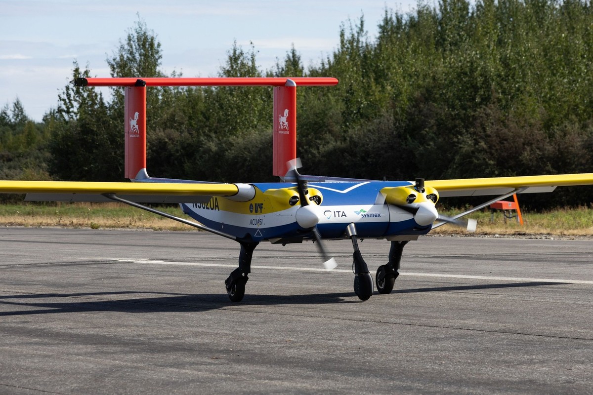 Le drone de l'ITA au sol.