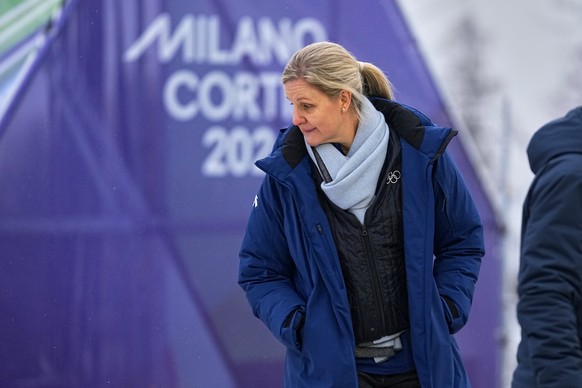 International Olympic Committee President Kirsty Coventry arrives at the start house of the sliding center at the 2026 Winter Olympics, in Cortina d'Ampezzo, Italy, Thursday, Feb. 12, 2026. (AP P ...