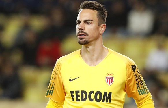 epa07290861 Diego Benaglio of AS Monaco in action during the French Ligue 1 soccer match, AS Monaco vs OGC Nice, at Stade Louis II, in Monaco, 16 January 2019. EPA/SEBASTIEN NOGIER