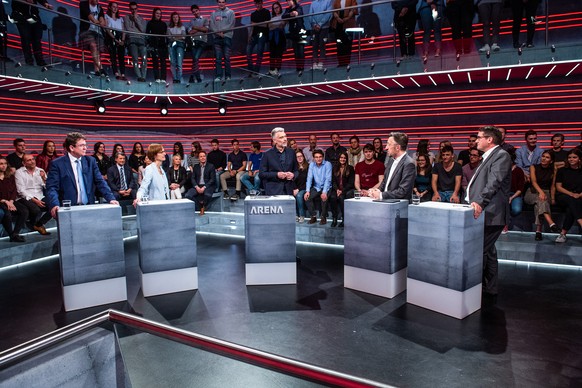 Arena vom 17.5.2019
Das EU-Puzzle
Moderator Sandro Brotz mit seinen Gästen Albert Rösti, Monika Rühl, Lukas Bärfuss, Christian Levrat

Copyright: SRF/Oscar Alessio