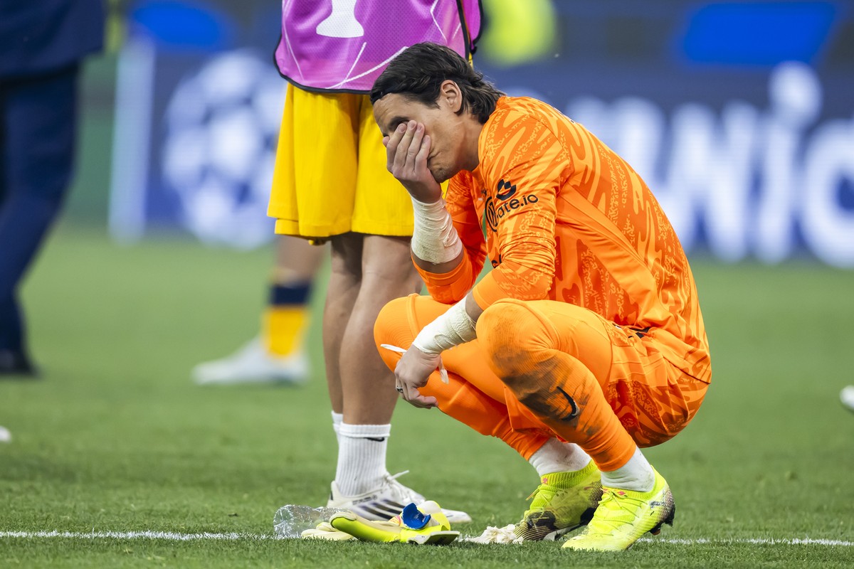 Inter Milan's goalkeeper Yann Sommer reacts after losing against the PSG, during the Champions League final soccer match between Paris Saint-Germain and Inter Milan at the Allianz Arena in Munich ...