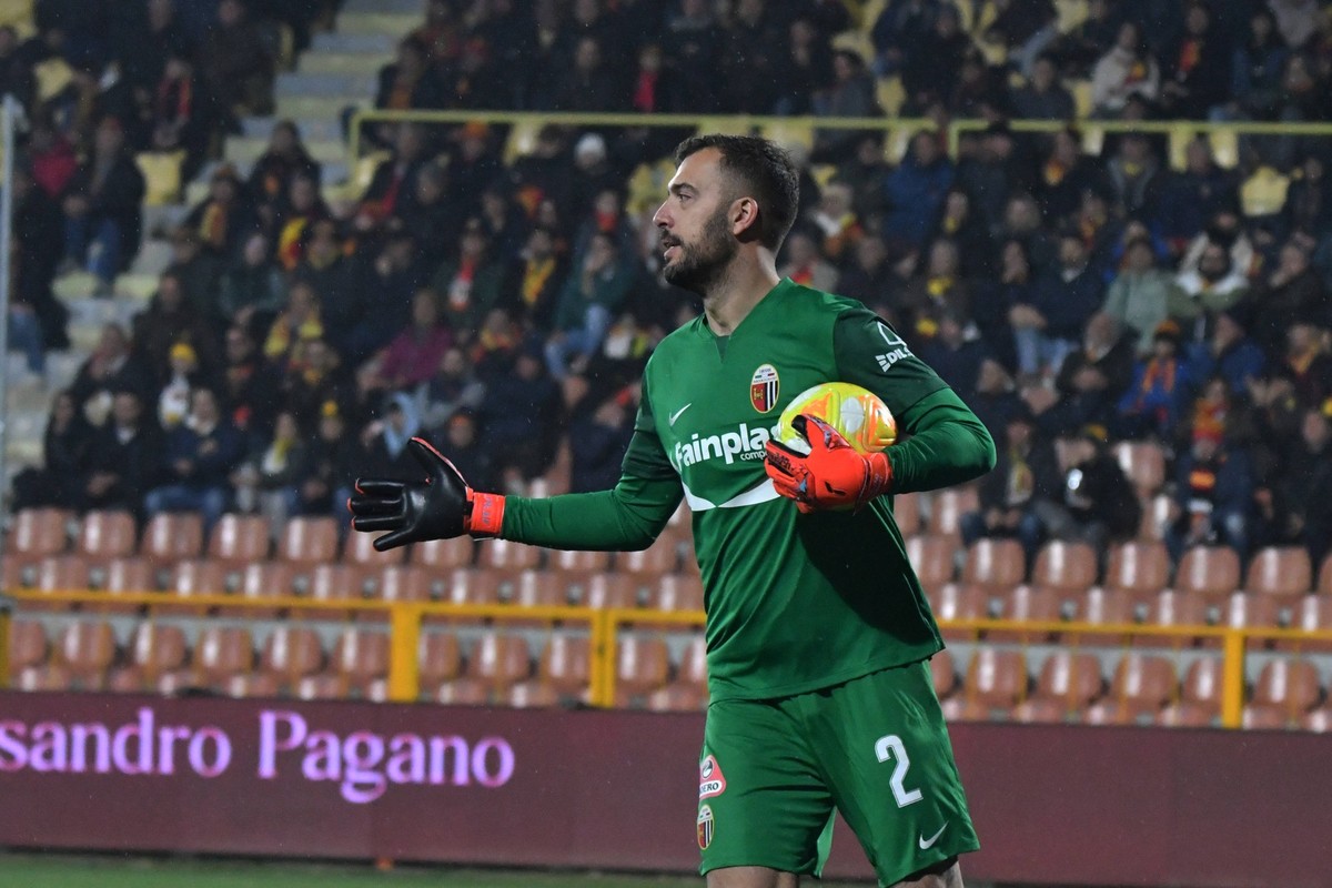 RECORD DATE NOT STATED Serie B 2023-2024 Stadio Nicola Ceravolo Catanzaro-Ascoli Nella foto: Emiliano Viviano Catanzaro Copyright: xAndreaxRositox DSC_8240