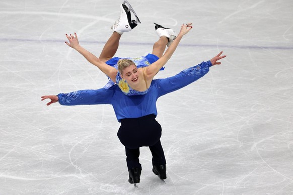 <p>Ein vierarmiges und vierbeiniges Monster? Nein, das ist das kanadische Eistanz-Duo Piper Gilles und Paul Poirier.</p>