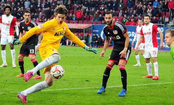 Da staunt Ömer Toprak Bauklötze: Hitz netzt mit perfekter Technik ein.