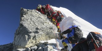 Stau am Mount Everest: 10 Bergsteiger kommen ums Leben