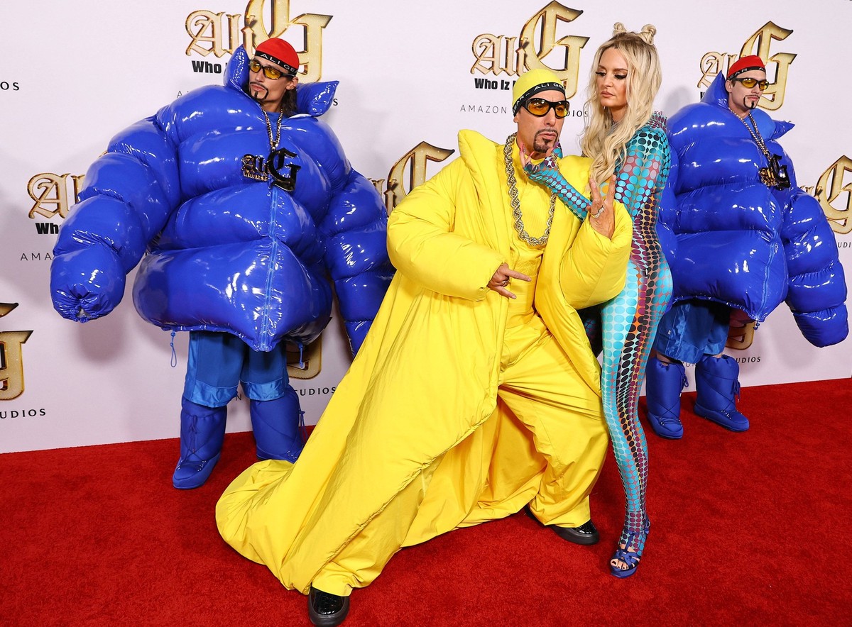The World Premiere of ALI WHO: IZ I in Los Angeles The World Premiere of ALI WHO: IZ I at Legion Theater in Hollywood, California on 10/14/26. 14 Oct 2026 Pictured: Sacha Baron Cohen, Morgana Robinson ...