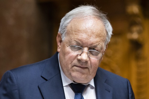 Bundesrat Johann Schneider-Ammann verfolgt die Debatte im Nationalrat, waehrend der Wintersession der Eidgenoessischen Raete, am Mittwoch, 12. Dezember 2018 in Bern. (KEYSTONE/Peter Klaunzer)