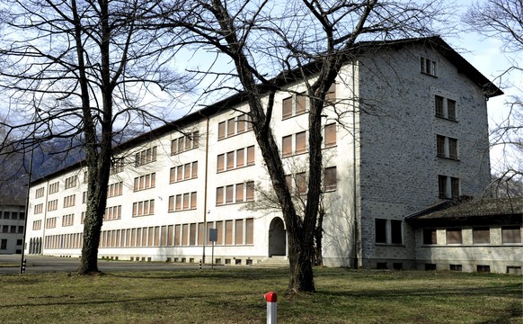 ZUR EROEFFNUNG EINER BUNDES-ASYLUNTERKUNFT IN DER ALTEN KASERNE SAN GIORGIO IN LOSONE STELLEN WIR IHNEN AM MONTAG, 8. SEPTEMBER 2014, FOLGENDES ARCHIVBILD ZUR VERFUEGUNG - Aussenansicht der stillgeleg ...