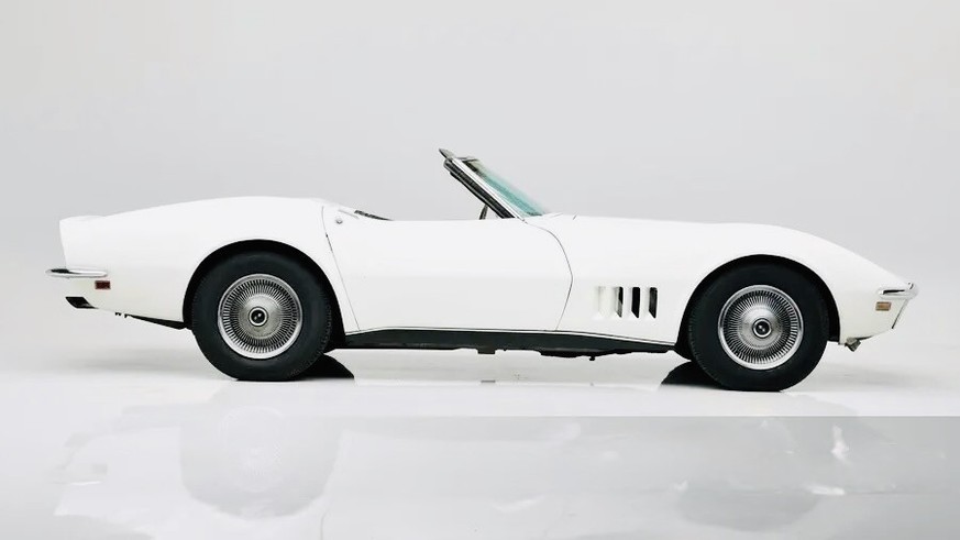 NASA Astronaut Alan Shepard's 1968 Corvette
https://www.barrett-jackson.com/scottsdale-2022/docket/vehicle/alan-shepards-1968-chevrolet-corvette-427435-convertible-252445#photos