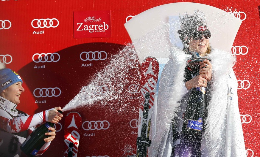 Mikaela Shiffrin strahlt, sie ist die Schneekönigin von Zagreb.