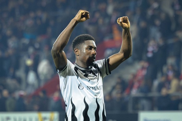 Winterthur, Switzerland, October 26st 2024: Joe Mendes 17 Basel cheers at the end of the Super League football match between FC Winterthur and FC Basel 1893 at Schuetzenwiese in Winterthur, Switzerlan ...
