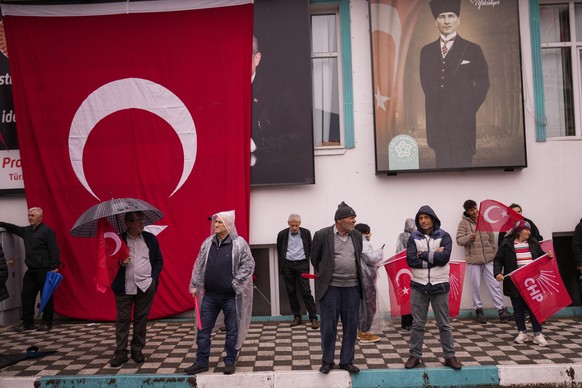 Supporters of Turkish CHP party leader and Nation Alliance&#039;s presidential candidate Kemal Kilicdaroglu gather prior an election campaign rally in Tekirdag, Turkey, Thursday, April 27, 2023. (AP P ...