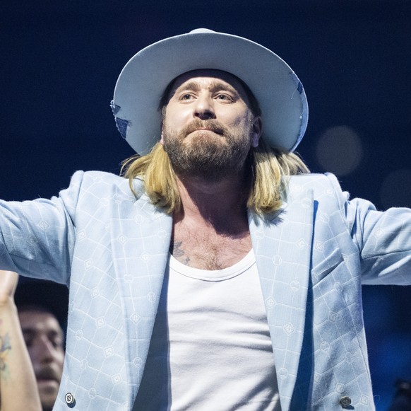 Baschi thanks for winning the, Best Male Act, during the award ceremony of the Swiss Music Awards in Zuerich, Switzerland, May 8, 2024. (KEYSTONE/Urs Flueeler)