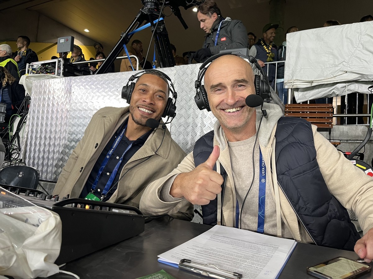 Guillaume Hoarau (à gauche) a vécu sa grande première aux commentaires mardi avec le journaliste de blue Sport Alain Rohrbach.