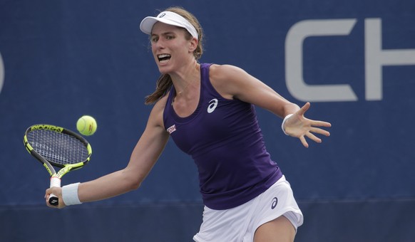 epa05517537 Johanna Konta of Great Britain hits a return to Tsvetana Pironkova of Bulgaria on the third day of the US Open Tennis Championships at the USTA National Tennis Center in Flushing Meadows,  ...