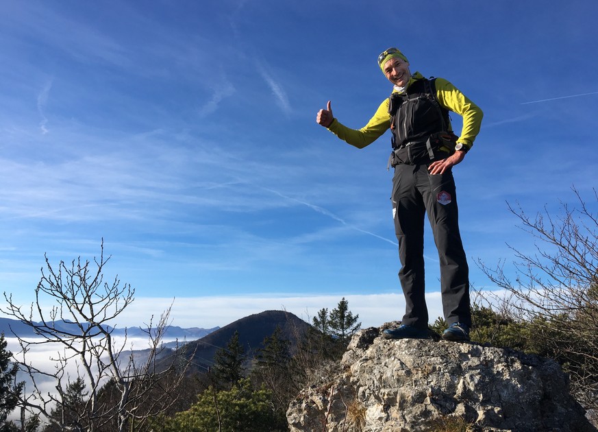 Dieser Mann will in 28 Jahren JEDEN Wanderweg der Schweiz ablaufen