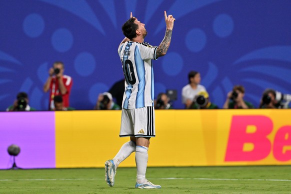 epa13042911 Lionel Messi of Argentina celebrates scoring the 3-0 goal during the FIFA World Cup 2026 group stage match Argentina against Algeria, in Kansas City, Missouri, USA, 16 June 2026. EPA/AMY K ...