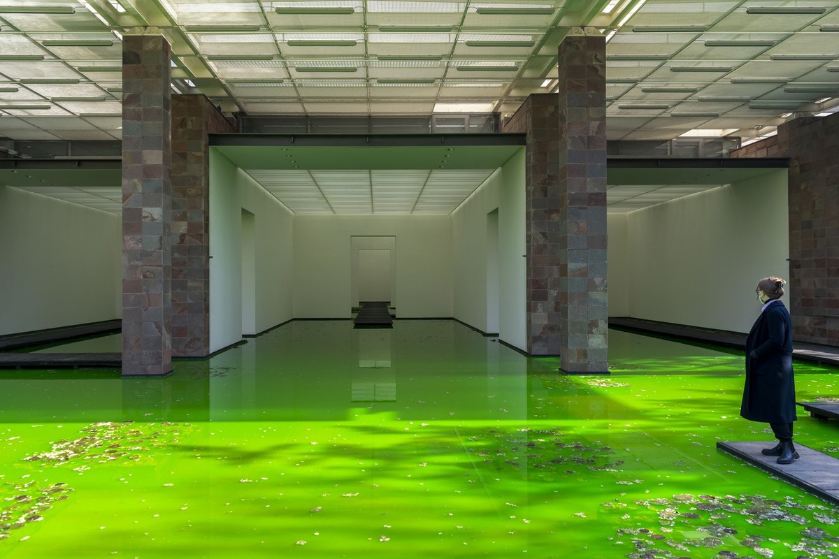 Les orages du 17 août ont contraint la Fondation Beyeler à fermer ses portes au public. Pas de panique cette image représente l'installation de LIFE de l'artiste danois-islandais Olafur Elia ...