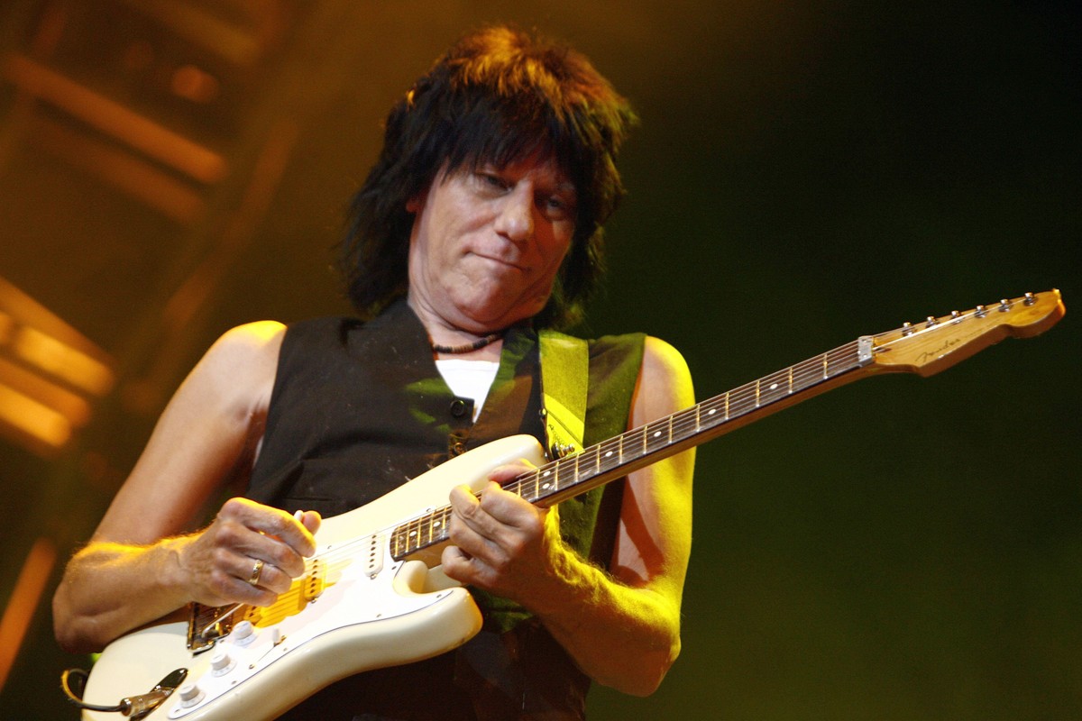 FILE - British guitarist Jeff Beck performs on the Stravinski hall during the 41st Montreux Jazz Festival in Montreux, Switzerland, late Sunday, July 15, 2007. Beck, a guitar virtuoso who pushed the b ...