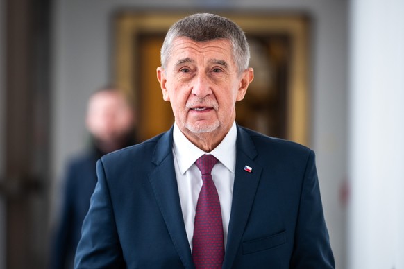 epa12646560 Czech Prime Minister Andrej Babis arrives ahead of the parliamentary session on a confidence vote in the Czech Parliament in Prague, Czech Republic, 13 January 2026. Czech government parti ...