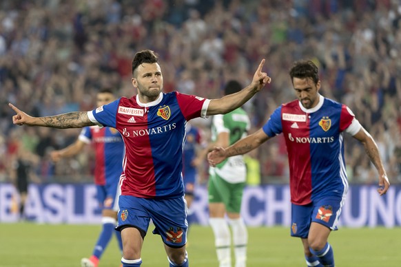 Der Basler Renato Steffen jubelt ueber sein 2:1 im Fussball Meisterschaftsspiel der Super League zwischen dem FC Basel 1893 und dem FC St. Gallen im Stadion St. Jakob-Park in Basel, am Freitag, 2. Jun ...