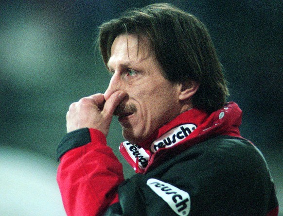 Im Jahr 2000 verschnupft Christoph Daum seine Chancen auf den Posten des Bundestrainers.