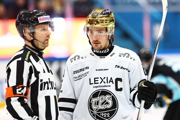 xxkeikkaxx 20251025 Lahti Liiga Pelicans TPS. Kuvassa Toni Hyv�rinen ja Tarmo Reunanen Tomi Natri/All Over Press *** 20251025 Lahti, Finland. Finnish Ice hockey, Eishockey league Liiga match Pelicans  ...