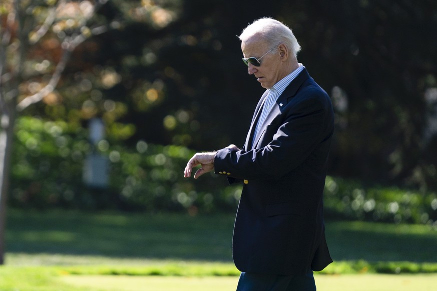 President Joe Biden walks aboard Marine One on the South Lawn of the White House, Wednesday, Nov. 1, 2023, in Washington.  Biden travels to Minneapolis.  (AP Photo/Evan Vucci) Joe Biden