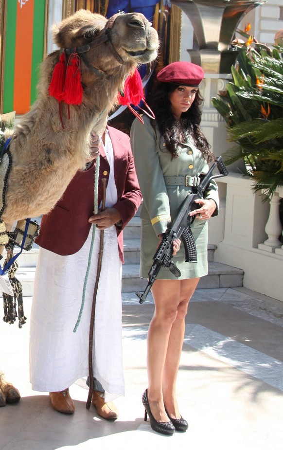 Sacha Baron Cohen avec Jessica Moretti, actrice