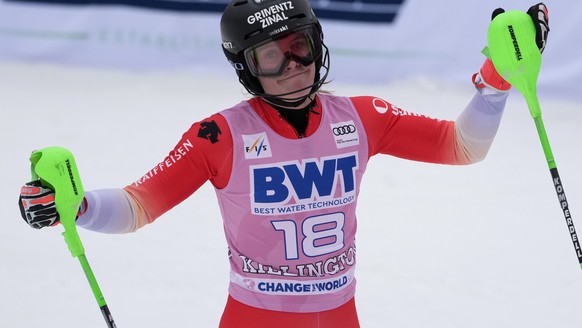 Switzerland&#039;s Camille Rast reacts after her second run in a World Cup slalom skiing race Sunday, Nov. 27, 2022, in Killington, Vt. (AP Photo/Robert F. Bukaty)