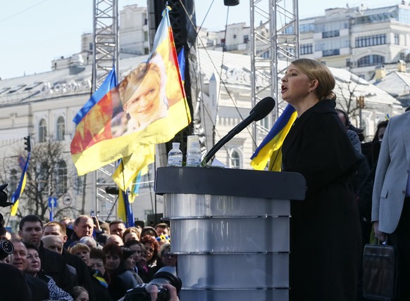 Julia Timoschenko spricht zu ihren Anhängern.