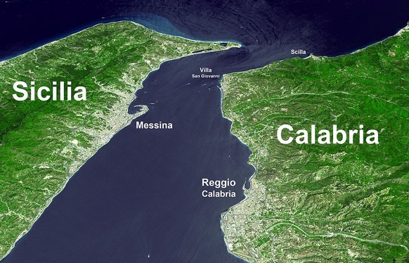 Satelittenbild der Strasse von Messina.