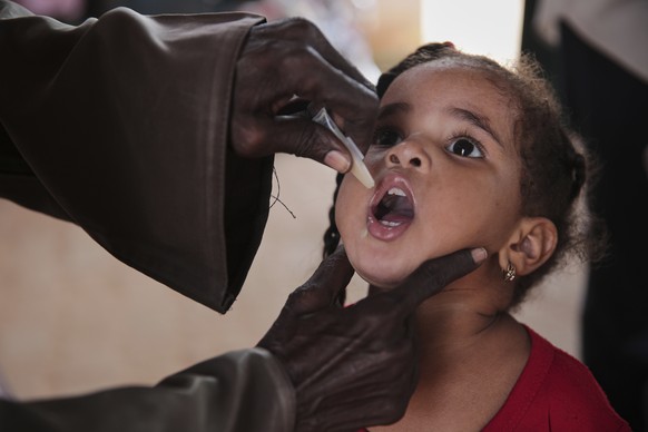 A Sudanese girl receives an oral cholera vaccine during a 10-day vaccination campaign conducted by health ministry workers in Khartoum, Sudan, Wednesday, Aug. 13, 2025. (AP Photo/Marwan Ali)
Sudan Cho ...