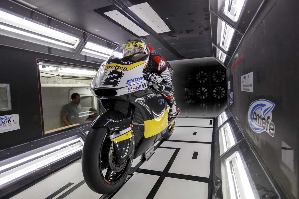 ARCHIVBILD VON TOM LUETHI ZUM BEVORSTEHENDEN WECHSEL IN DIE KOENIGSKLASSE --- Switzerland's Moto2 pilot Thomas Luethi, of carXpert-Interwetten team, does a test on his motorbike Kalex, during a w ...