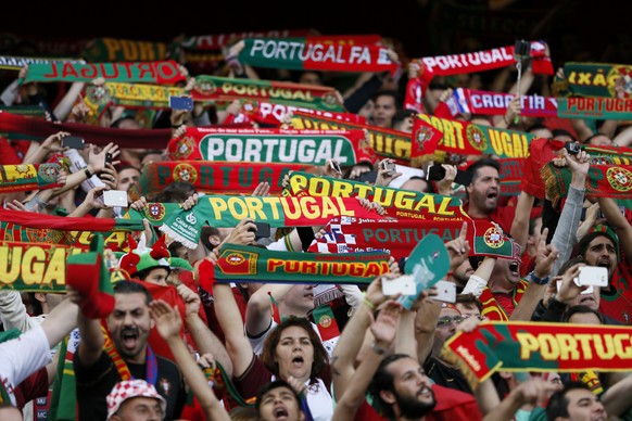 Football Soccer - Croatia v Portugal - EURO 2016 - Round of 16 - Stade Bollaert-Delelis, Lens, France - 25/6/16
Portugal fans before the game
REUTERS/Gonzalo Fuentes
Livepic