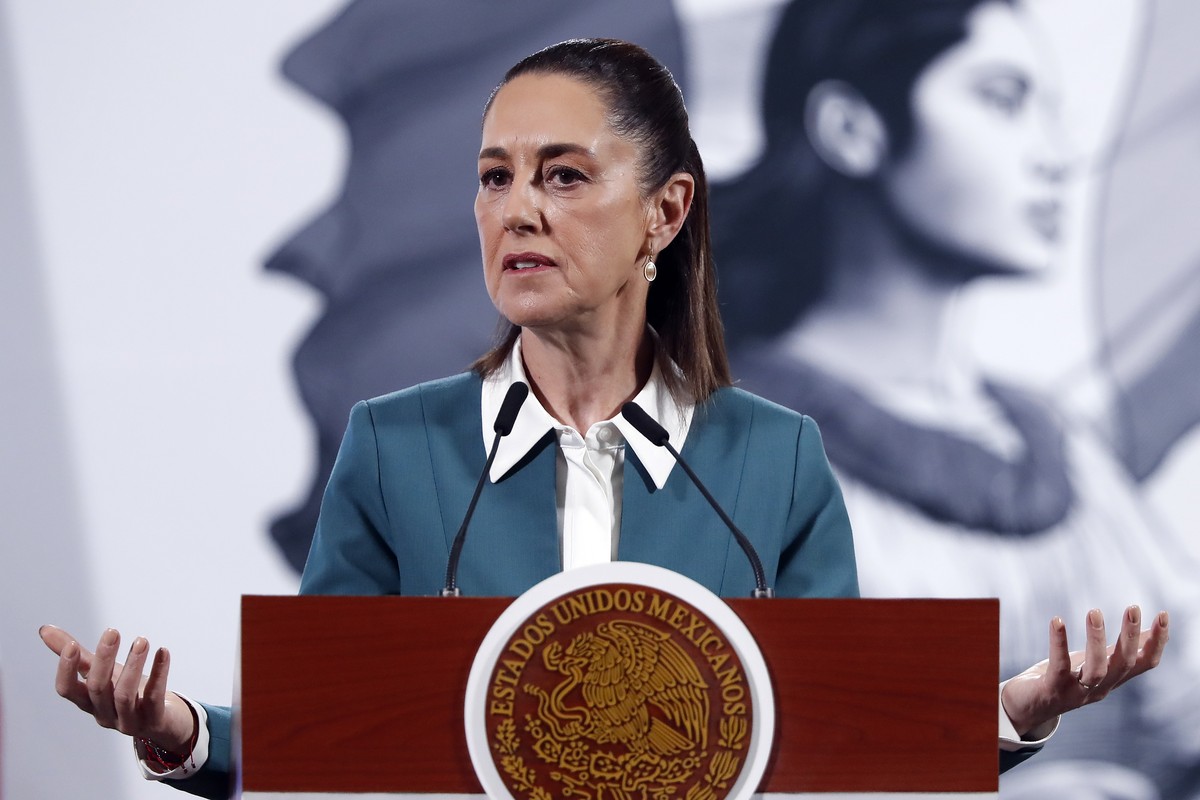 epa11839335 Mexican President Claudia Sheinbaum participates in a press conference at the National Palace in Mexico City, Mexico, 20 January 2025. EPA/MARIO GUZMAN