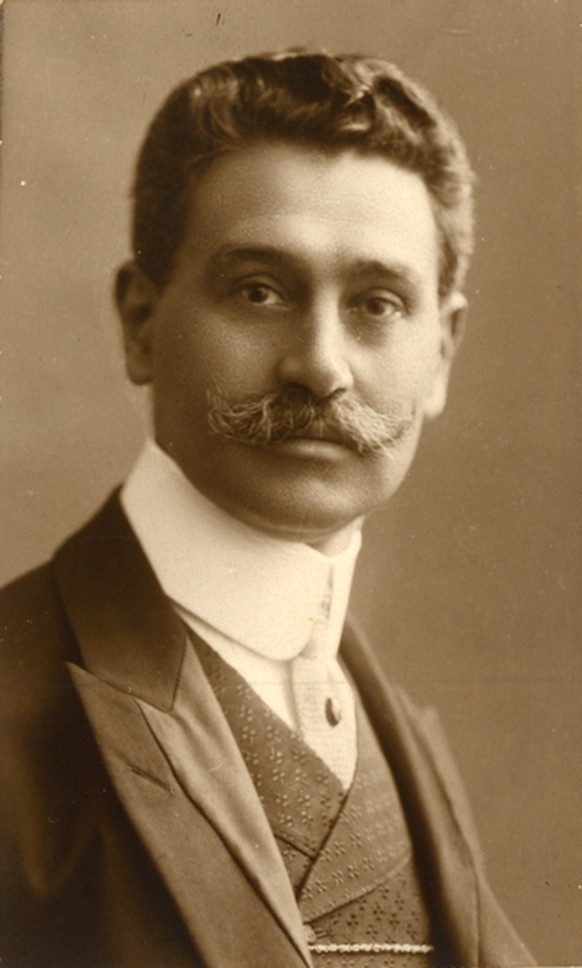 Nicolae Minovici
https://ro.m.wikipedia.org/wiki/Fi%C8%99ier:Nicolae-Minovici.png