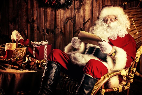 father christmas weihnachtsmann santa claus samichlaus sankt niklaus weihnachten geschenke rudolf the red nosed reindeer xmas