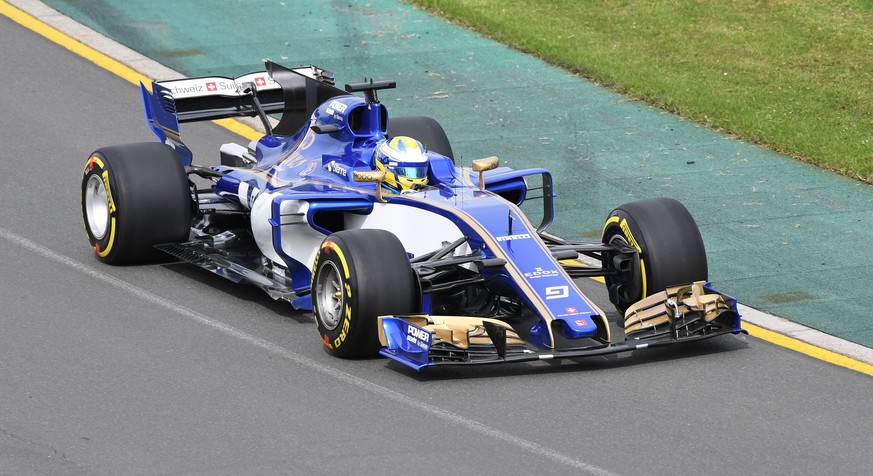 epa05867000 Swedish formula one driver Marcus Ericsson of Sauber team in action during the first practice session of the Formula One Grand Prix Qualifying Sessions at Albert Park GP Circuit in Melbour ...