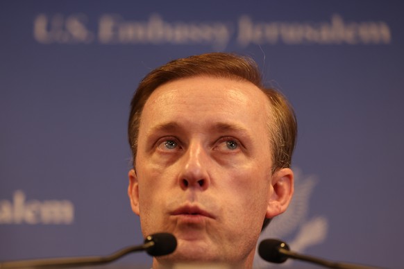 epa11772535 US National Security Advisor Jake Sullivan addresses a press conference in Tel Aviv, Israel, 12 December 2024. EPA/ABIR SULTAN / POOL