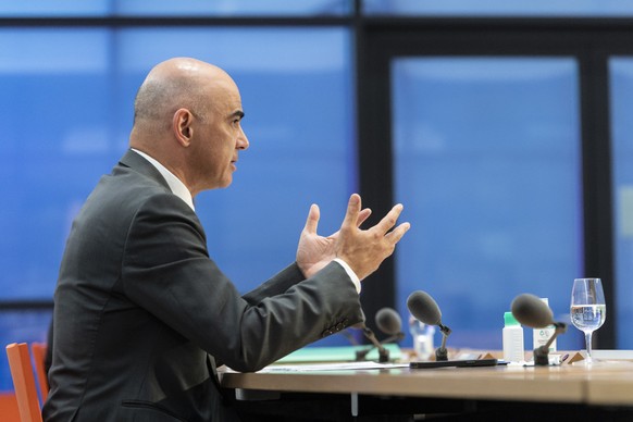 Bundeshaus Alain Berset erlaeutert im Anschluss an die Sitzung des Bundesrates die Eroerterungen der Regierung zur Bewaeltigung der Krise um die Pandemie des Coronavirus COVID-19, am Mittwoch, 20. Okt ...